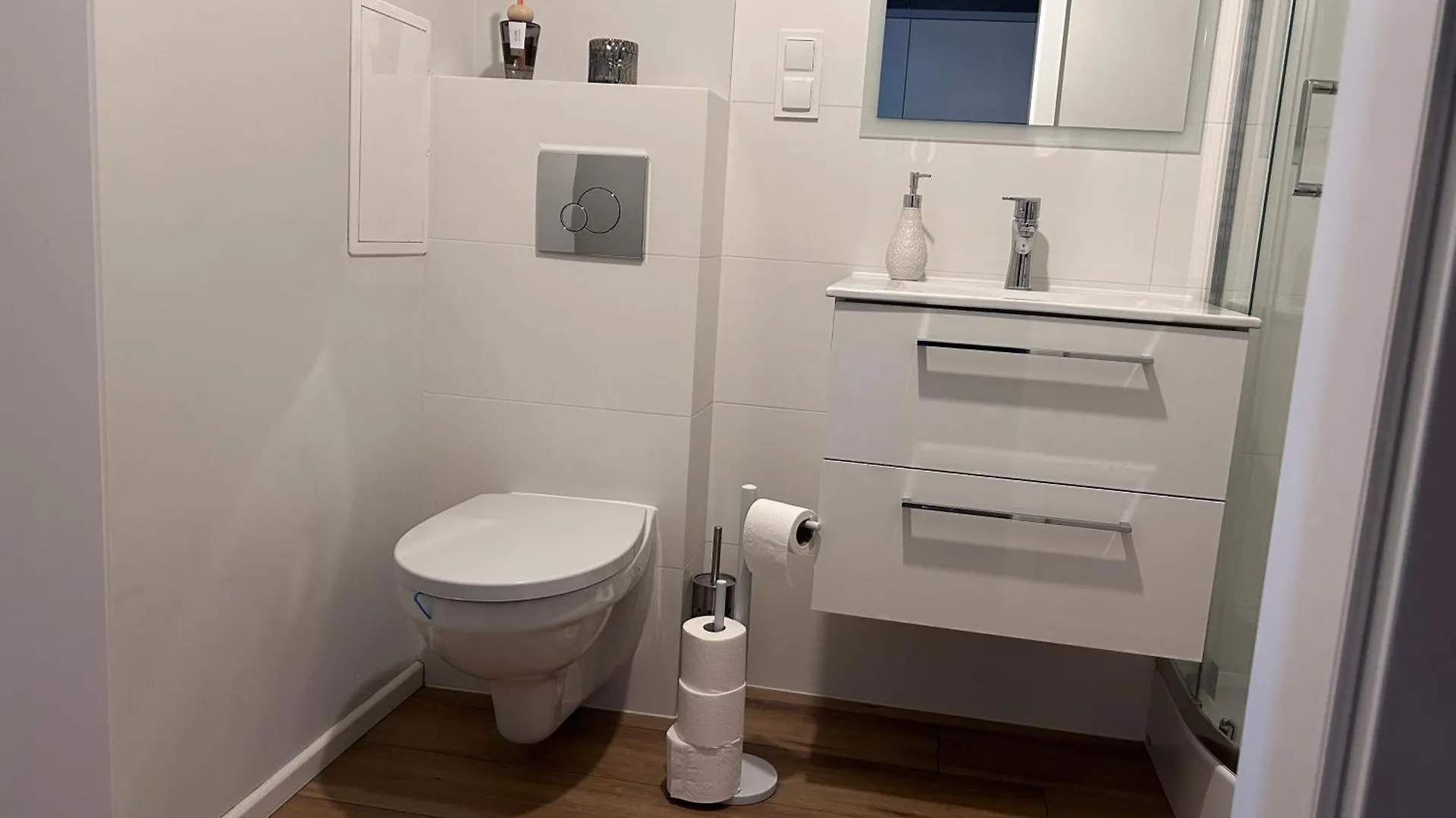 Apartament Z Balkonem I Parkingiem Wroclaw Apartment